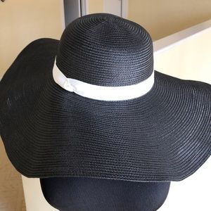 Iris and ink black sun hat